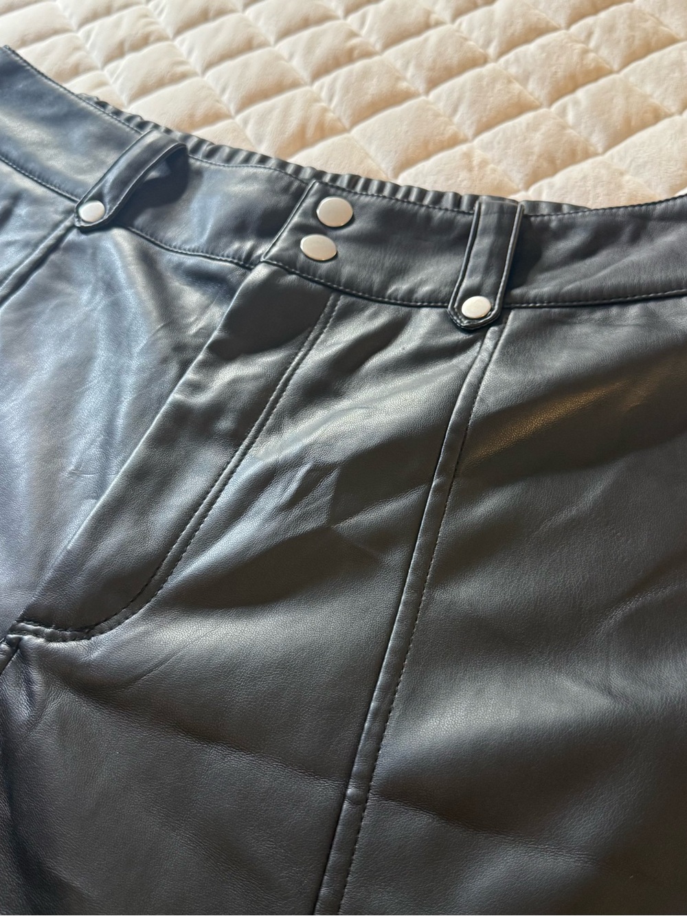 7 For All Mankind Faux Leather Cargo Pants Black Size Small High Rise Jogger